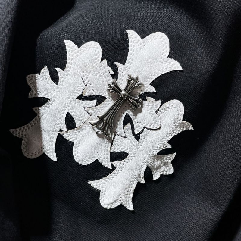 Chrome Hearts Oversized Fleur Cross Appliqué Crystal Stud Tee – Black / White